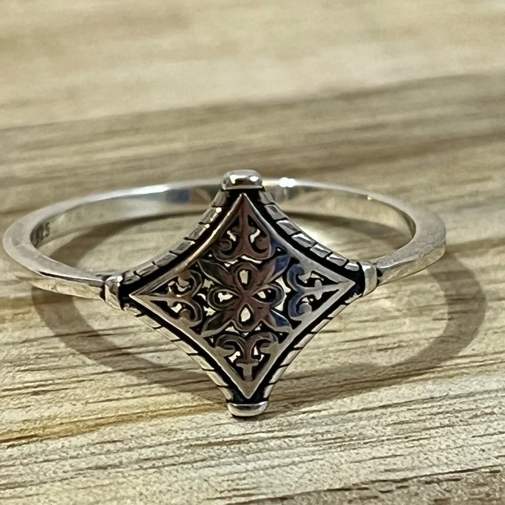 SOLID 925 STERLING SILVER BALI STYLE RING SIZE 8.5 DAINTY MINIMAL - Picture 8 of 8